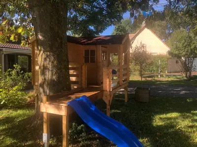 Aire de jeux pour enfants de l'établissement Le gite du Frene