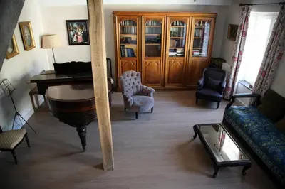 Coin salon dans l'établissement Chez Jules et Léonie