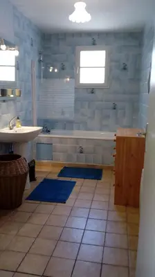 Salle de bains dans l'établissement Le 76