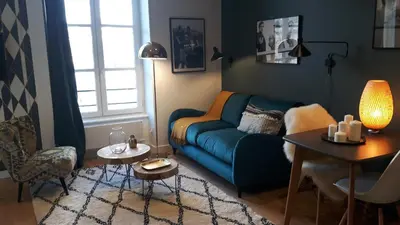 Coin salon dans l'établissement Fiquet de Normanville pour votre bien être en plein coeur historique