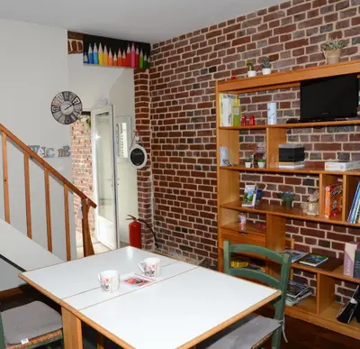 Bibliothèque dans la maison de vacances