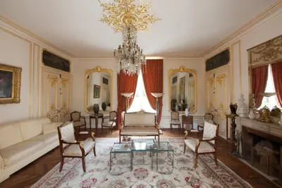 Coin salon dans l'établissement Château du Jard