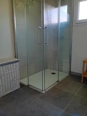 Salle de bains dans l'établissement Gite Le Chat Huant