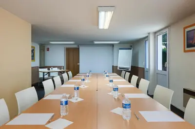Espace de conférence ou salle de réunion dans l'établissement Comfort Hotel Amiens Nord