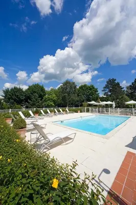 Piscine de l'établissement Novotel Amiens Pôle Jules Verne ou située à proximité