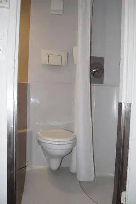 Salle de bains dans l'établissement Premiere Classe Creil - Villers Saint Paul
