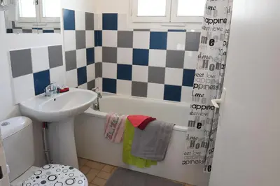 Salle de bains dans l'établissement La Belle Onde