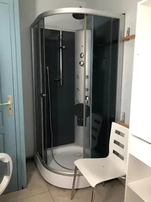 Salle de bains dans l'établissement LE PETIT MARAIS