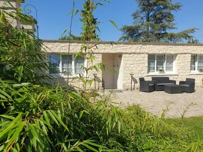 Jardin de l'établissement Le Gîte Senlisien