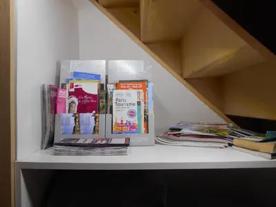 Bibliothèque dans la maison de vacances
