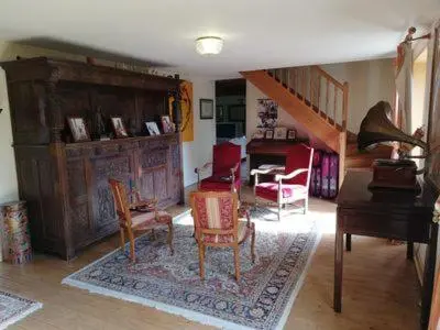 Coin salon dans l'établissement Château de la Bucaille - entier