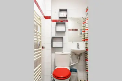 Salle de bains dans l'établissement Ravissant studio privé 2 pièces 