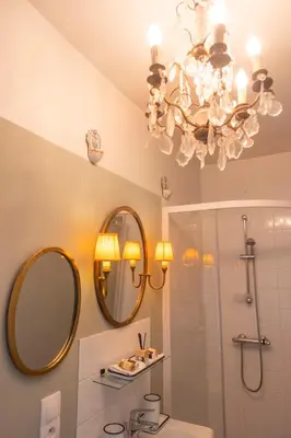 Salle de bains dans l'établissement Gite Hotel de maître centre village la Chapelle