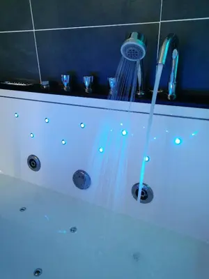Salle de bains dans l'établissement Les Sansonnets Appart & Spa