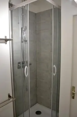 Salle de bains dans l'établissement Petit T2 hypercentre avec terrasse privée - 006