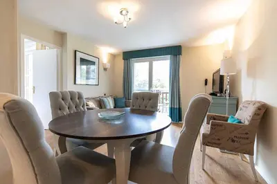 Coin salon dans l'établissement Club Wyndham Normandy