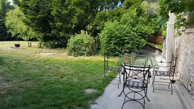 Jardin de l'établissement Gîte LA BERGERIE