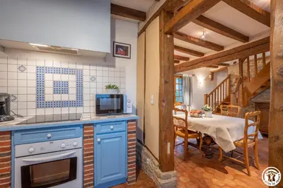 Cuisine ou kitchenette dans l'établissement Le Logis Bleu