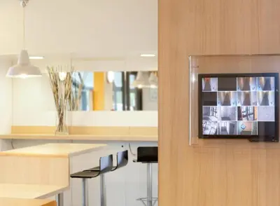 Télévision ou salle de divertissement dans l'établissement MELINESS Hotel