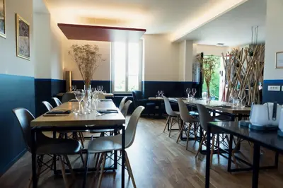 Coin salon dans l'établissement Hotel Restaurant La Musardiere