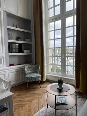 Coin salon dans l'établissement Le panorama de la vicomté