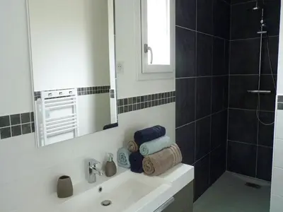 Salle de bains dans l'établissement Semi-detached house, Rieux