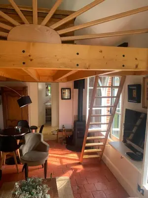 Coin salon dans l'établissement Le petit Chapitre