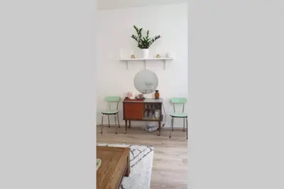 Coin salon dans l'établissement Appartement cosy proche du CHU