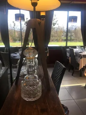 Restaurant ou autre lieu de restauration dans l'établissement Hotel de L'Oise