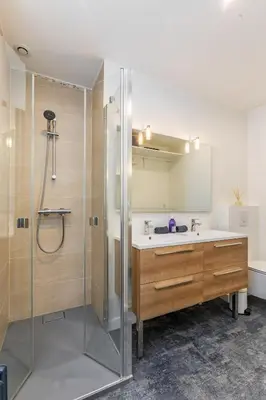Salle de bains dans l'établissement Beaux-arts • 2 chambres 2 SDB • Parking privé