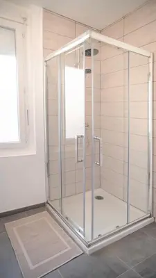 Salle de bains dans l'établissement Git'appart