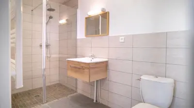 Salle de bains dans l'établissement Git'appart