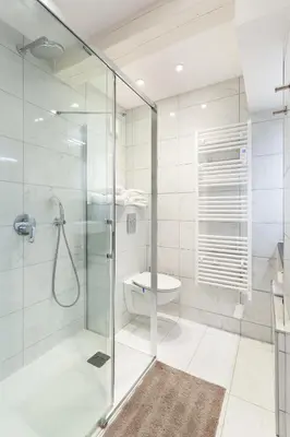 Salle de bains dans l'établissement Les studios de la faisanderie