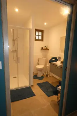 Salle de bains dans l'établissement Gîte L'EAU VIVE