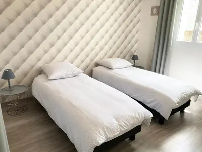 Un ou plusieurs lits dans un hébergement de l'établissement Villa la Vie, Maison entière pour 4 personnes, avec extérieur, Tout inclus, ménage, linge, wifi