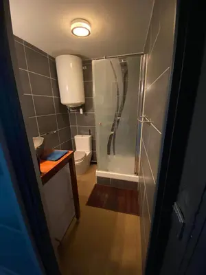 Salle de bains dans l'établissement Verdun