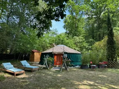 Jardin de l'établissement GITES du BOIS des PERRUCHES