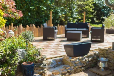 Jardin de l'établissement GITES du BOIS des PERRUCHES