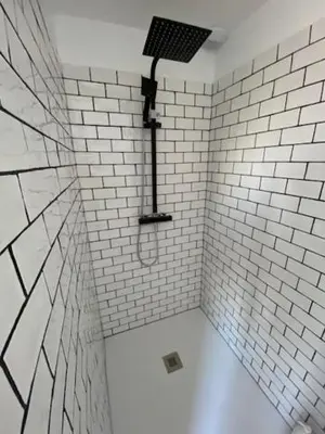 Salle de bains dans l'établissement duplex proche gare vue tour Perret avec parking gratuit