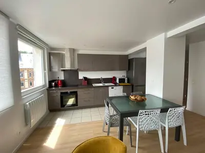 Cuisine ou kitchenette dans l'établissement La Villa Marine BY HOLIDIEPPE