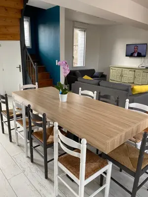 Coin salon dans l'établissement Gîte les Retrouvailles