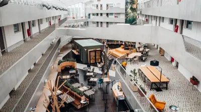 Restaurant ou autre lieu de restauration dans l'établissement COWOOL Cergy