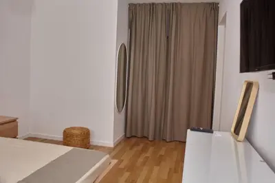 Télévision ou salle de divertissement dans l'établissement La vallée des Hortillonages