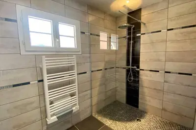 Salle de bains dans l'établissement La Grange