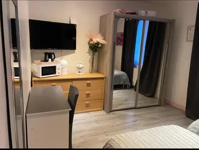 Un ou plusieurs lits dans un hébergement de l'établissement Chambre julia lits séparés