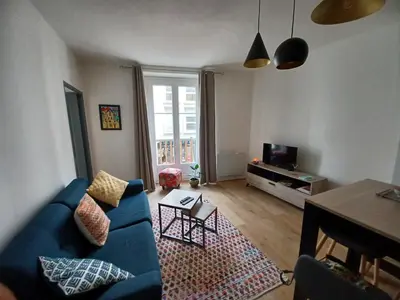 Télévision ou salle de divertissement dans l'établissement DIEPPE au coeur du cville-Calme avec balcon