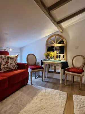 Coin salon dans l'établissement Le petit nid d'aigle - Giverny