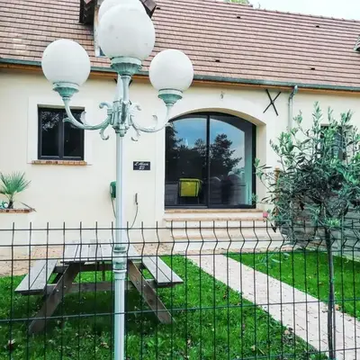 Maison de charme à Sainte-Geneviève-lès-Gasny avec jardin paisible
