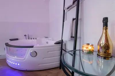 Plan de l'établissement La Suite de Chantilly - Appartement de 80m2 avec Jacuzzi privé !