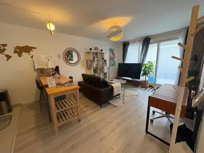 Télévision ou salle de divertissement dans l'établissement Nouveau F2 au calme proche Paris